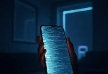 Best Trick Photography Apps That’ll Blow Your Friends’ Minds "Clumsy hand fumbling a levitating phone with glitchy illusions, 1x1 ratio."